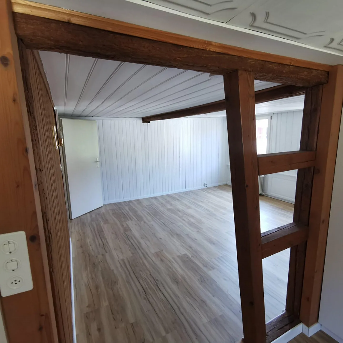 Charmante 2.5 Zimmer-Dachwohnung - Foto 2 von 16
