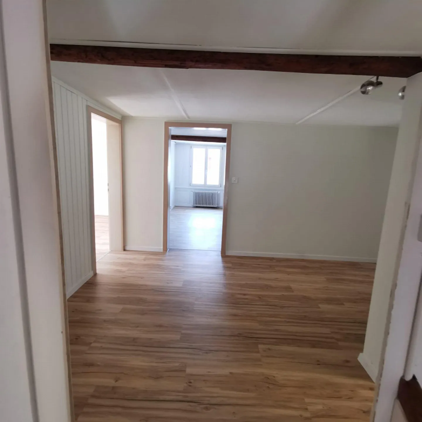 Charmante 2.5 Zimmer-Dachwohnung - Foto 4 von 16