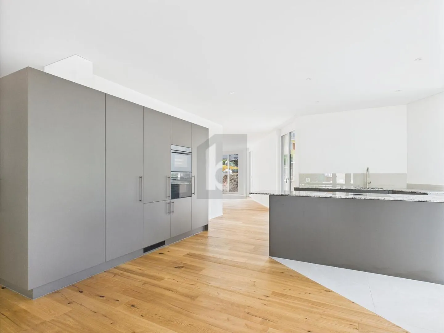 SONNENVERWÖHNTES LEBEN MIT AUSBLICK - Foto 1 von 6