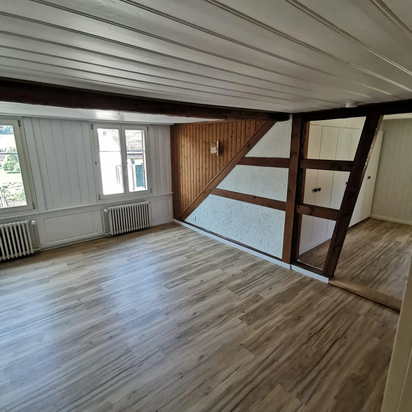 Charmante 2.5 Zimmer-Dachwohnung - Foto 1 von 16