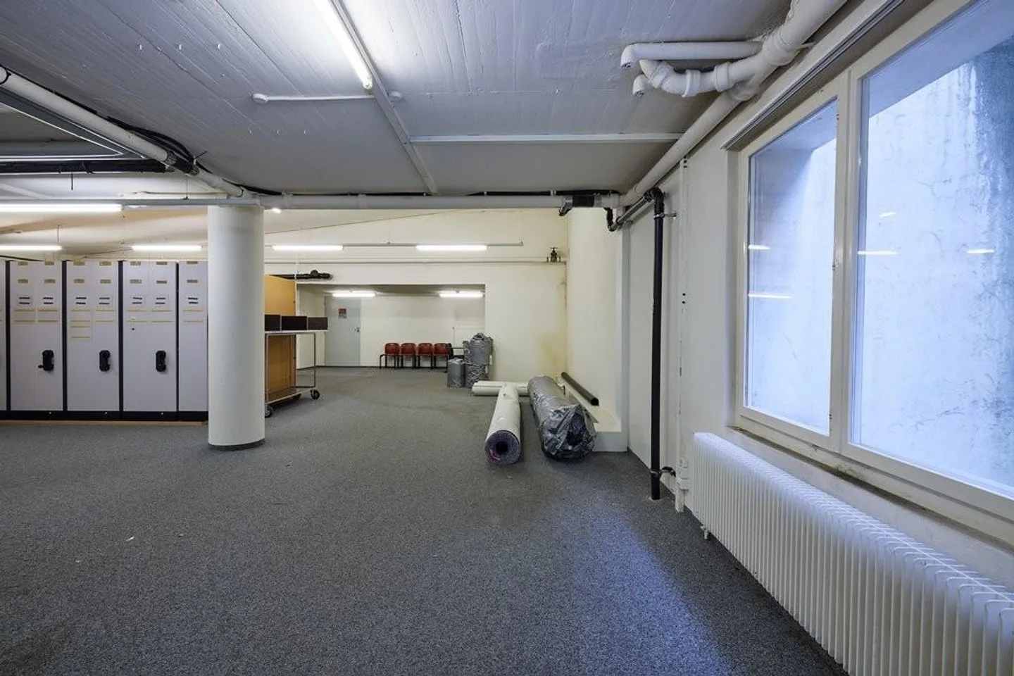 Spazio di stoccaggio e laboratorio versatile di 366 mq in affitto - Foto 4 di 12