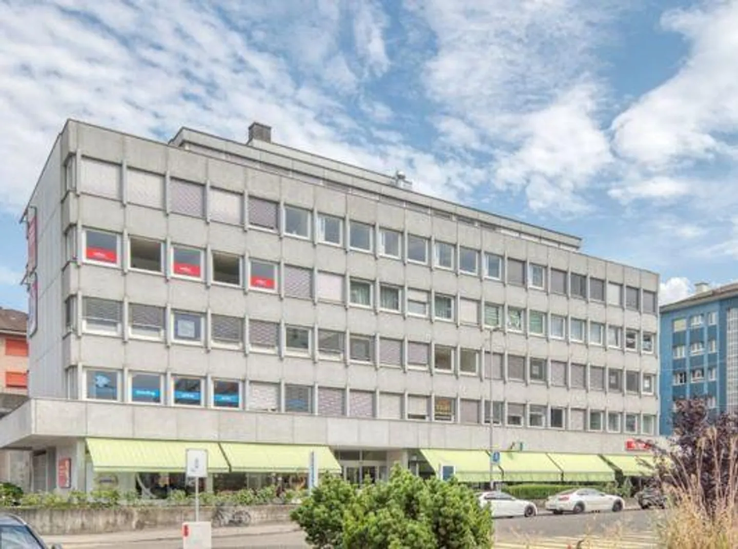 Small commercial space for rent in the heart of Schlieren - Photo 1 of 7