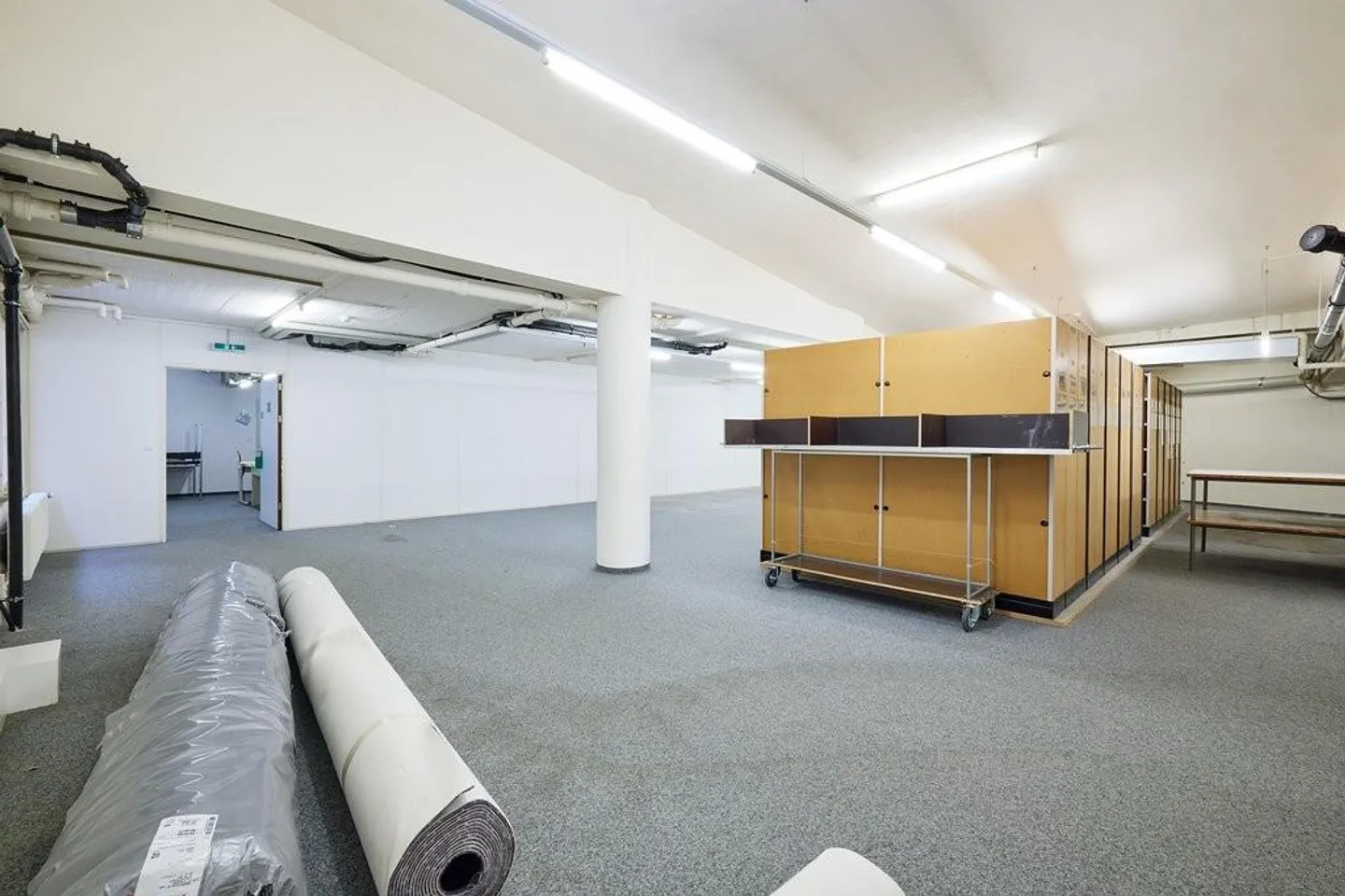 Spazio di stoccaggio e laboratorio versatile di 366 mq in affitto - Foto 6 di 12