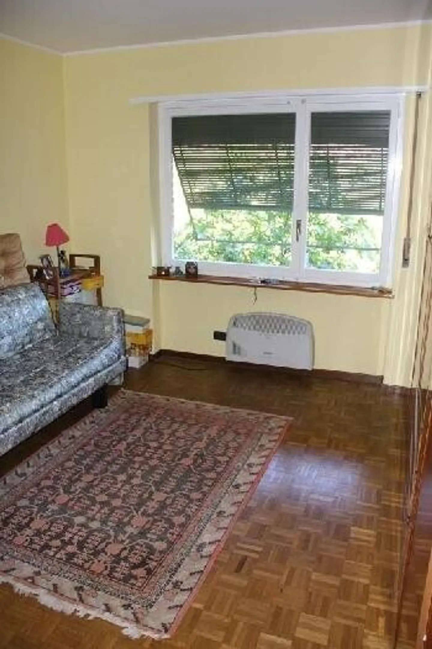 3 1/2-Zimmer-Wohnung in einem Zweifamilienhaus mit Terrasse - Foto 8 von 8