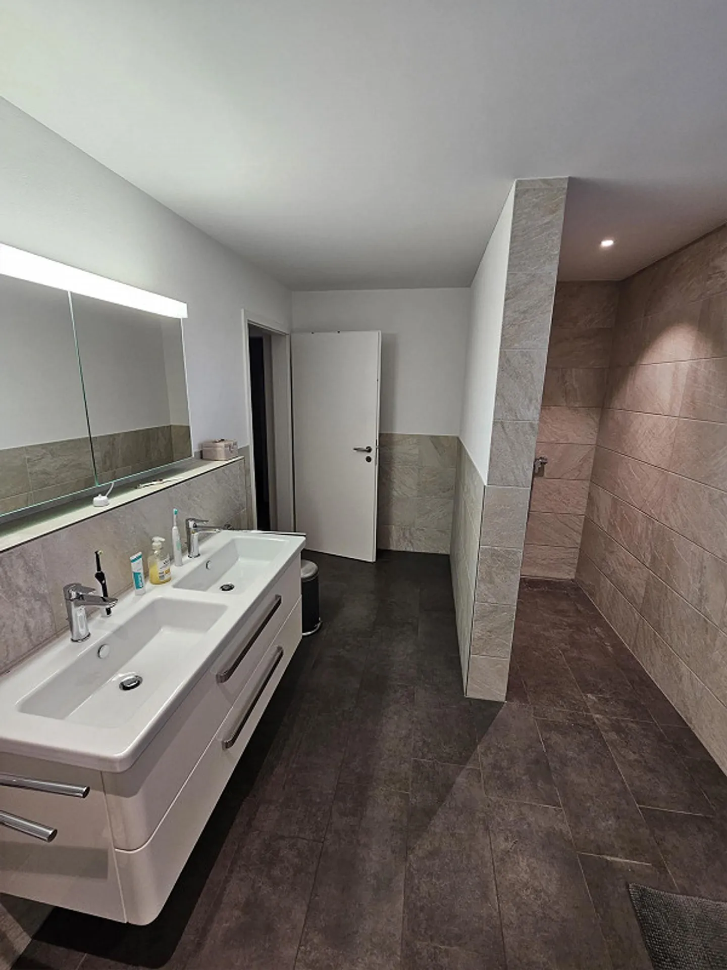Grosszügige 4.5-Zimmer-Wohnung - Foto 7 von 15