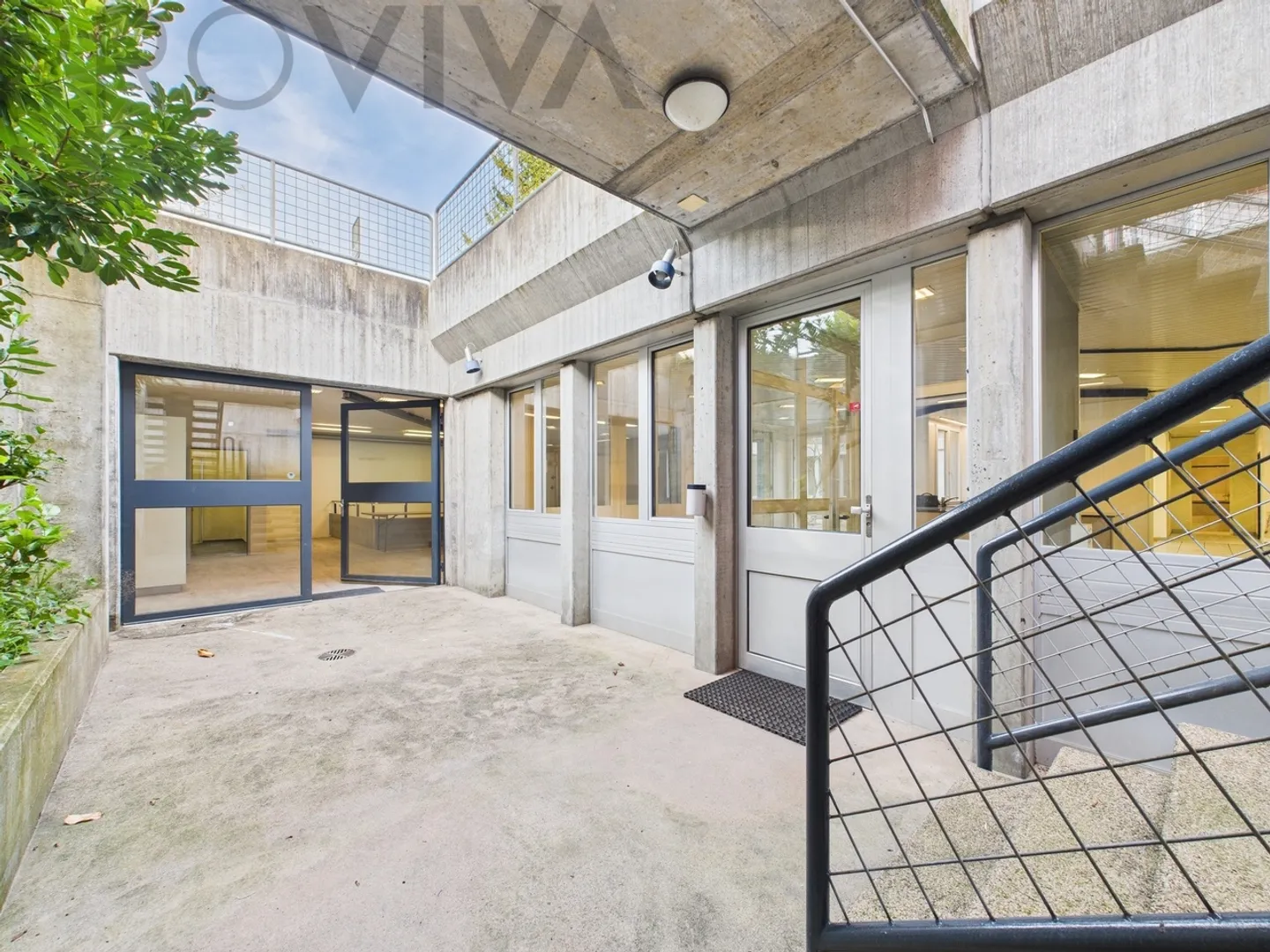 Bâtiment résidentiel et commercial polyvalent avec potentiel futur - Photo 1 sur 7