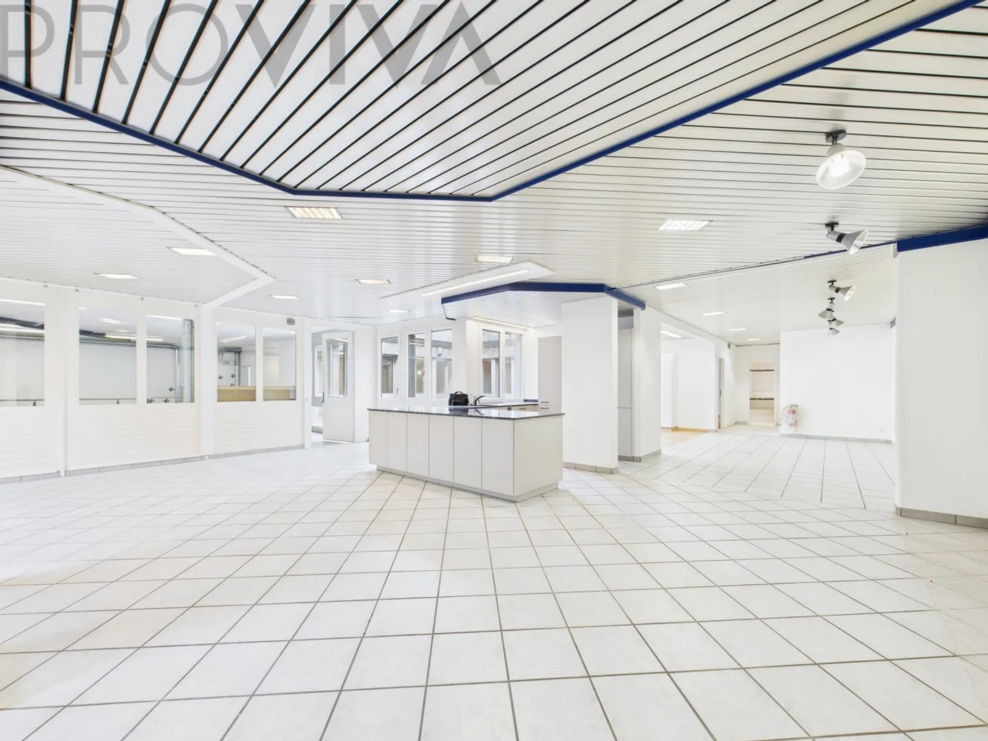 Bâtiment résidentiel et commercial polyvalent avec potentiel futur - Photo 3 sur 7