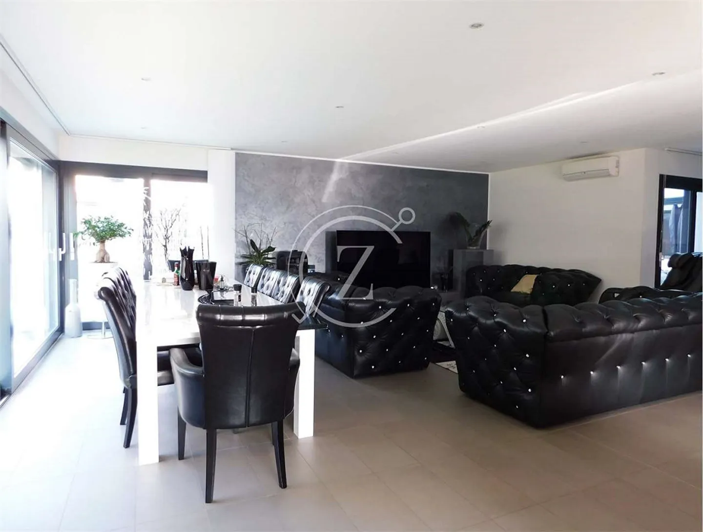 Moderne Haus mit Schwimmbad in Bedano - Foto 7 von 13