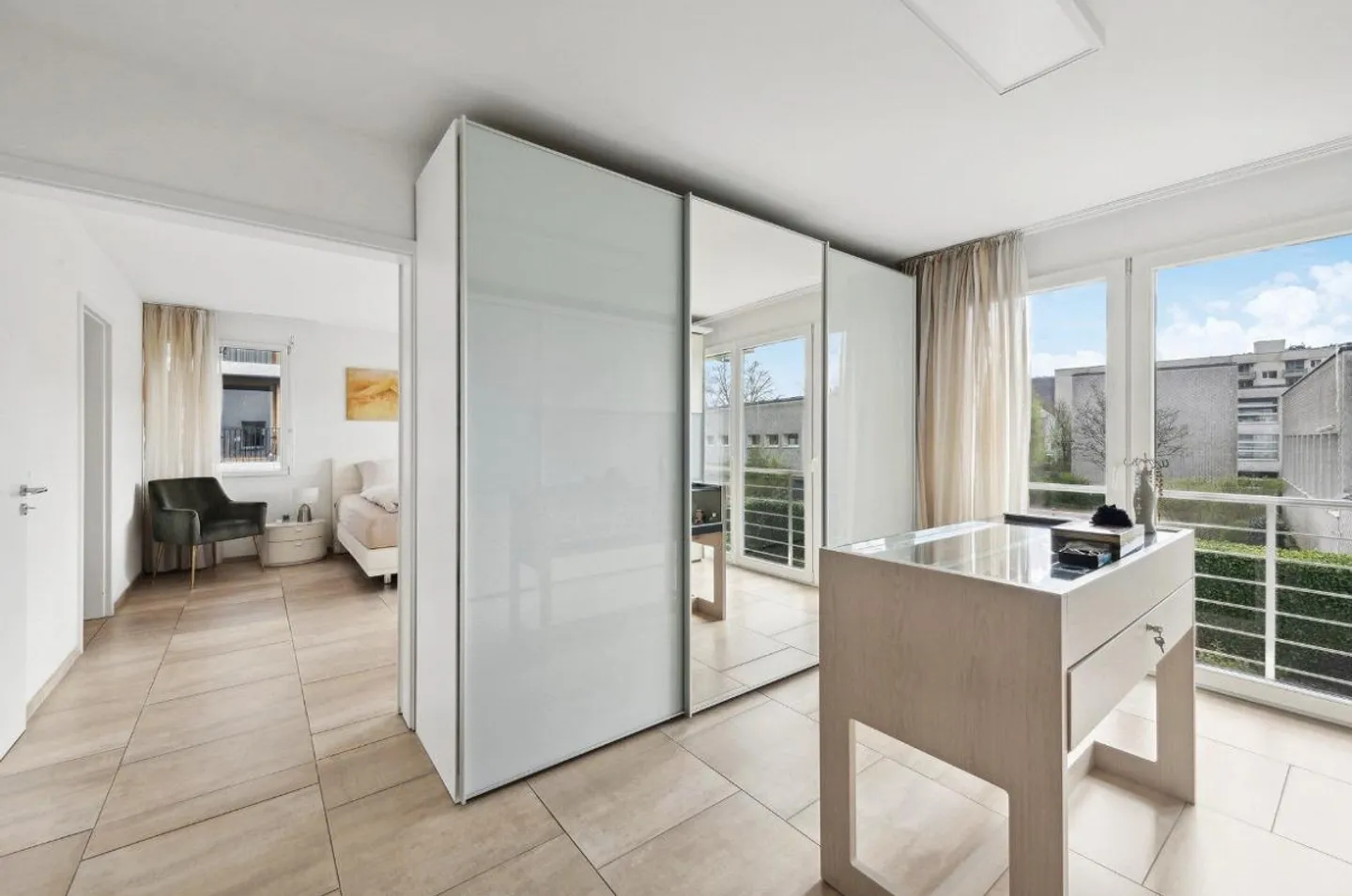 Semi-Detached House, 6.5 Rooms and 5.5 Rooms Under One Roof - Photo 6 of 9