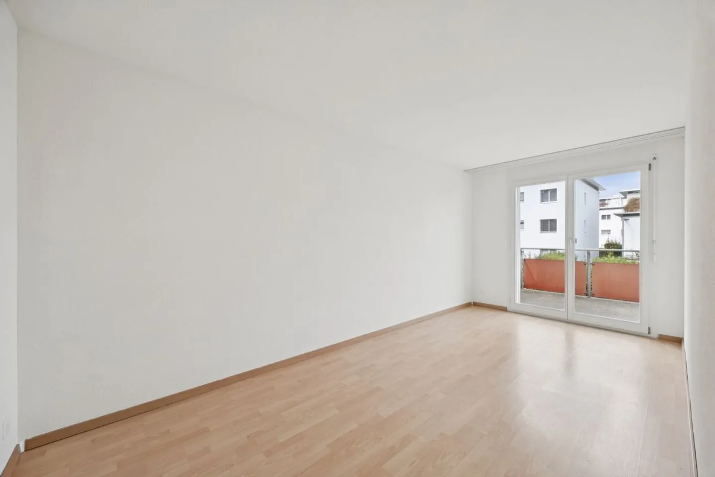 Maison de ville d'angle dans un quartier calme et familial - Photo 8 sur 12