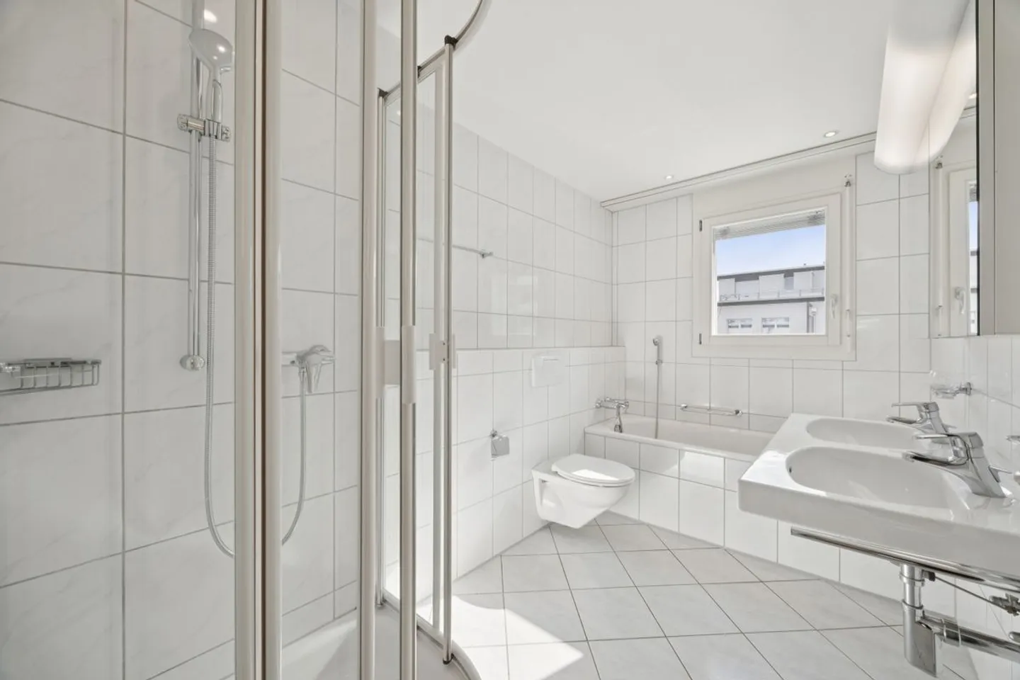 Maison de ville d'angle dans un quartier calme et familial - Photo 9 sur 12