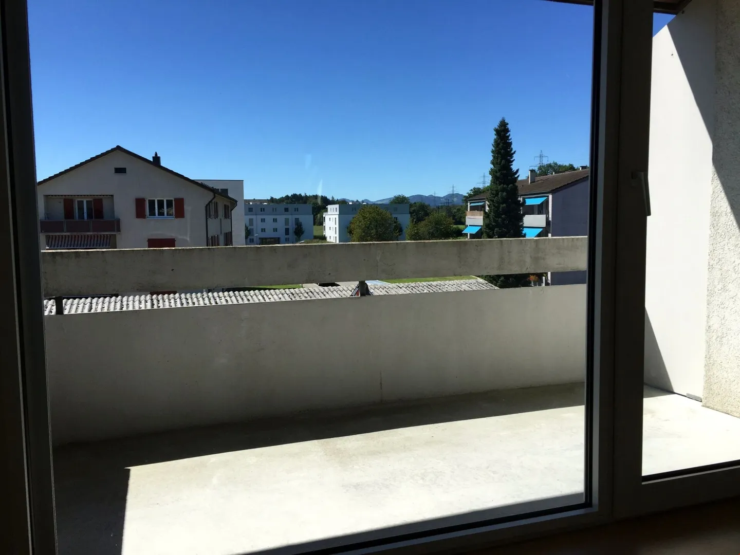 Schöne und preiswerte 4.5 Zimmer Wohnung mit 2 Balkonen - Foto 7 von 11