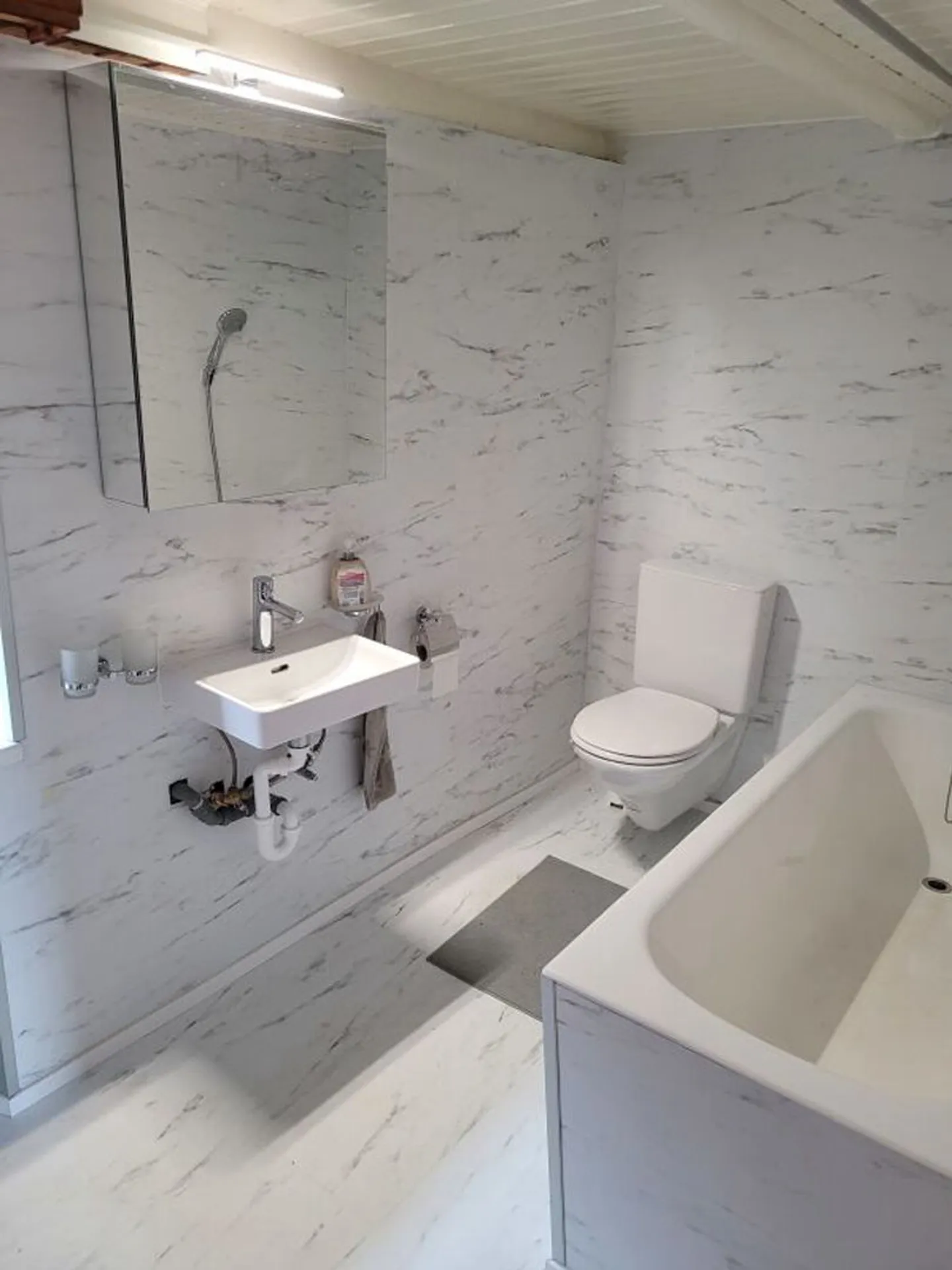 Multi-family house with garden and beautiful lake view. Possible as a second residence - Photo 5 of 9