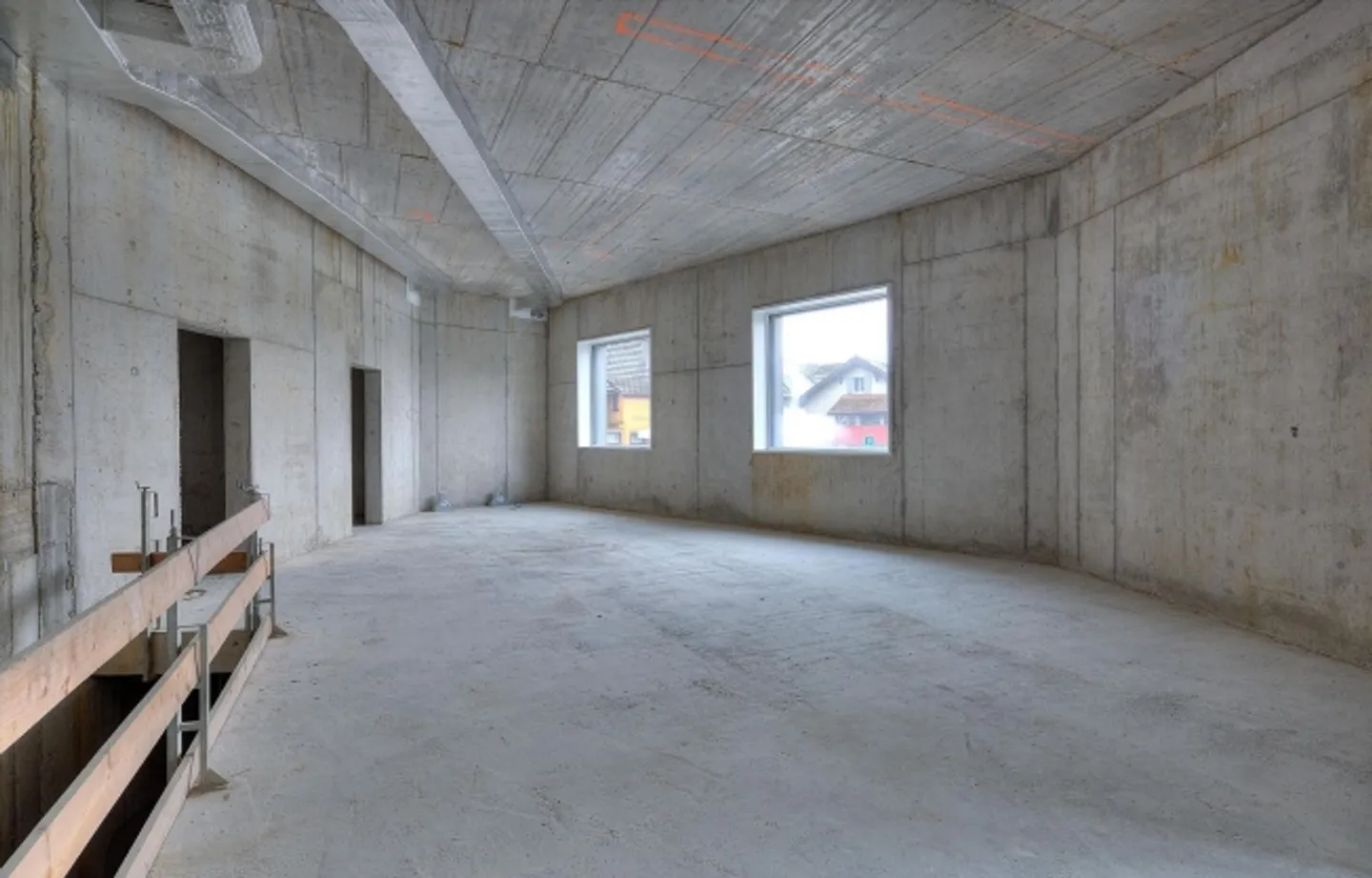 Espace commercial au rez-de-chaussée pour services, vente ou bureau ! - Photo 4 sur 7