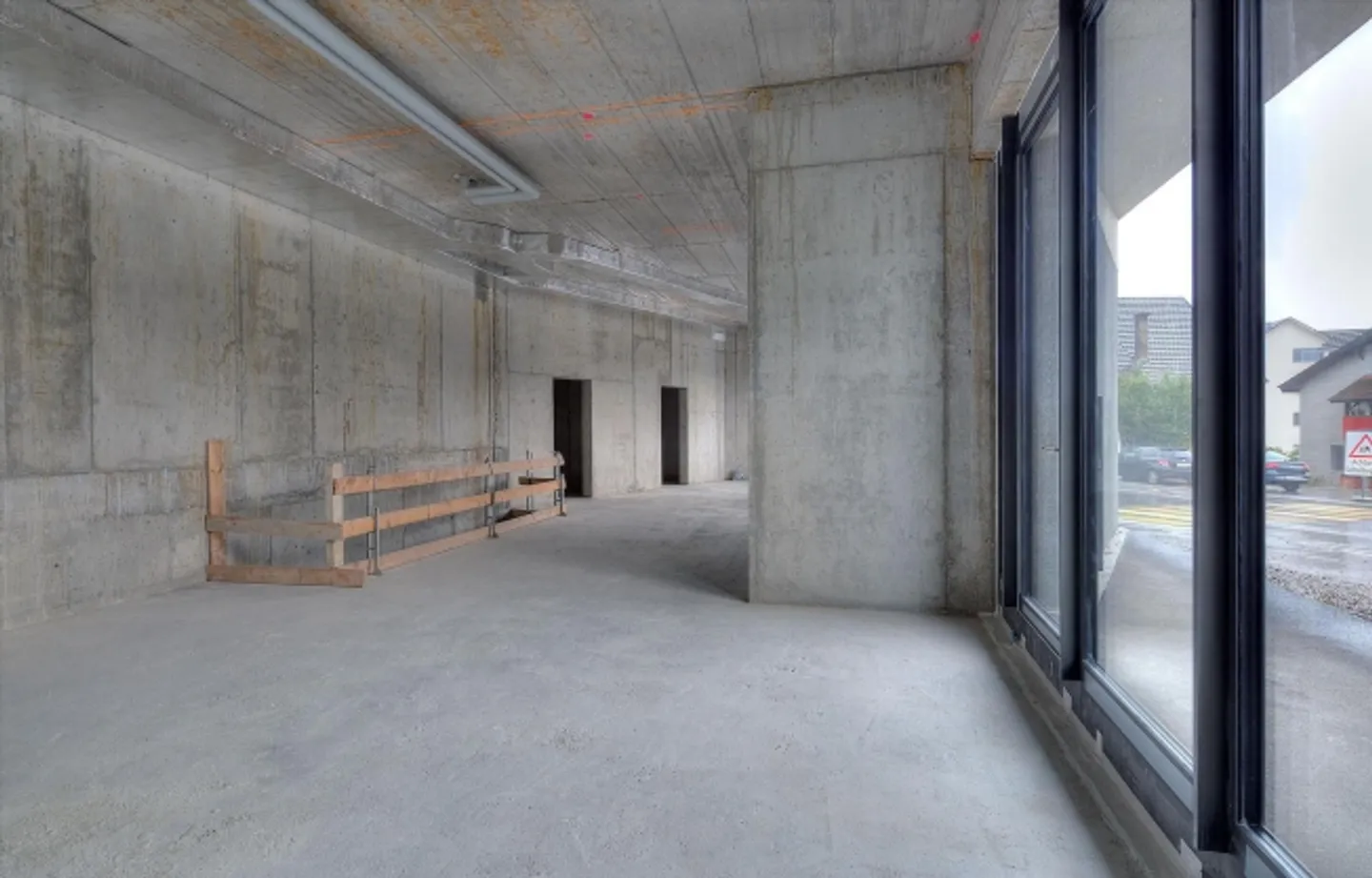 Espace commercial au rez-de-chaussée pour services, vente ou bureau ! - Photo 5 sur 7