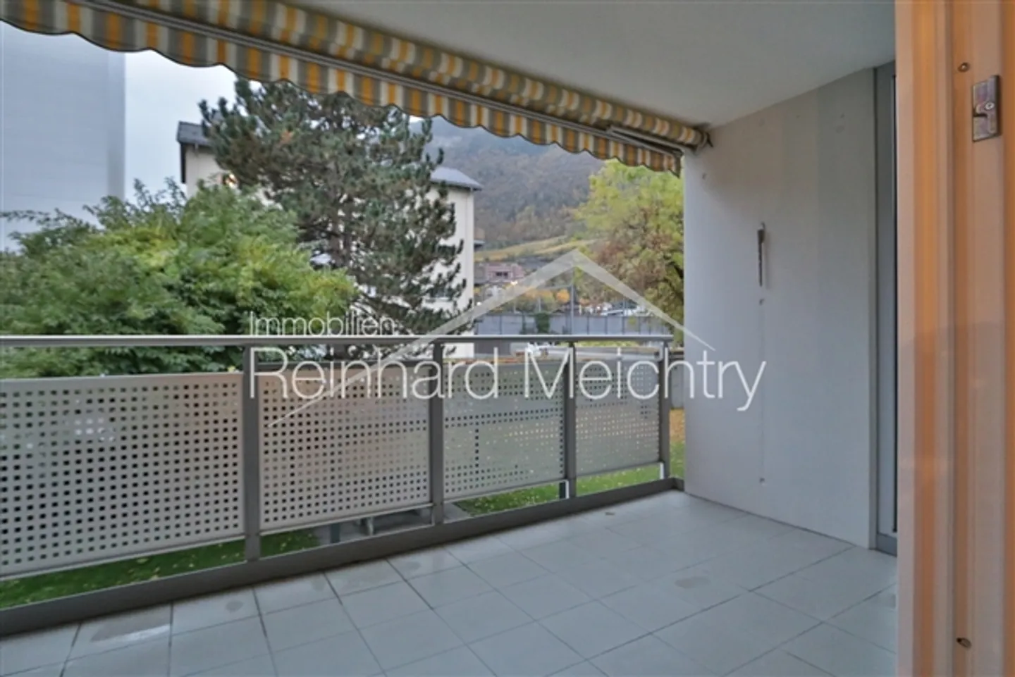 Appartement de location 3,5 pièces à 5 minutes de la gare NEAT et de LONZA - Photo 5 sur 20