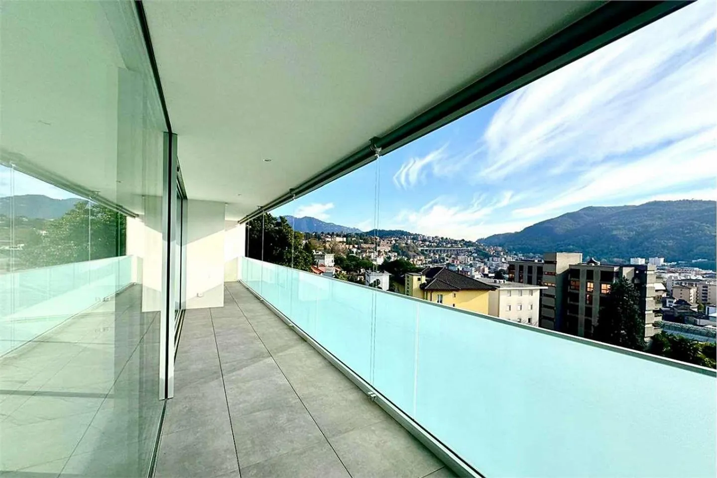 Neubau-Penthouse in Vacallo - Foto 3 von 10