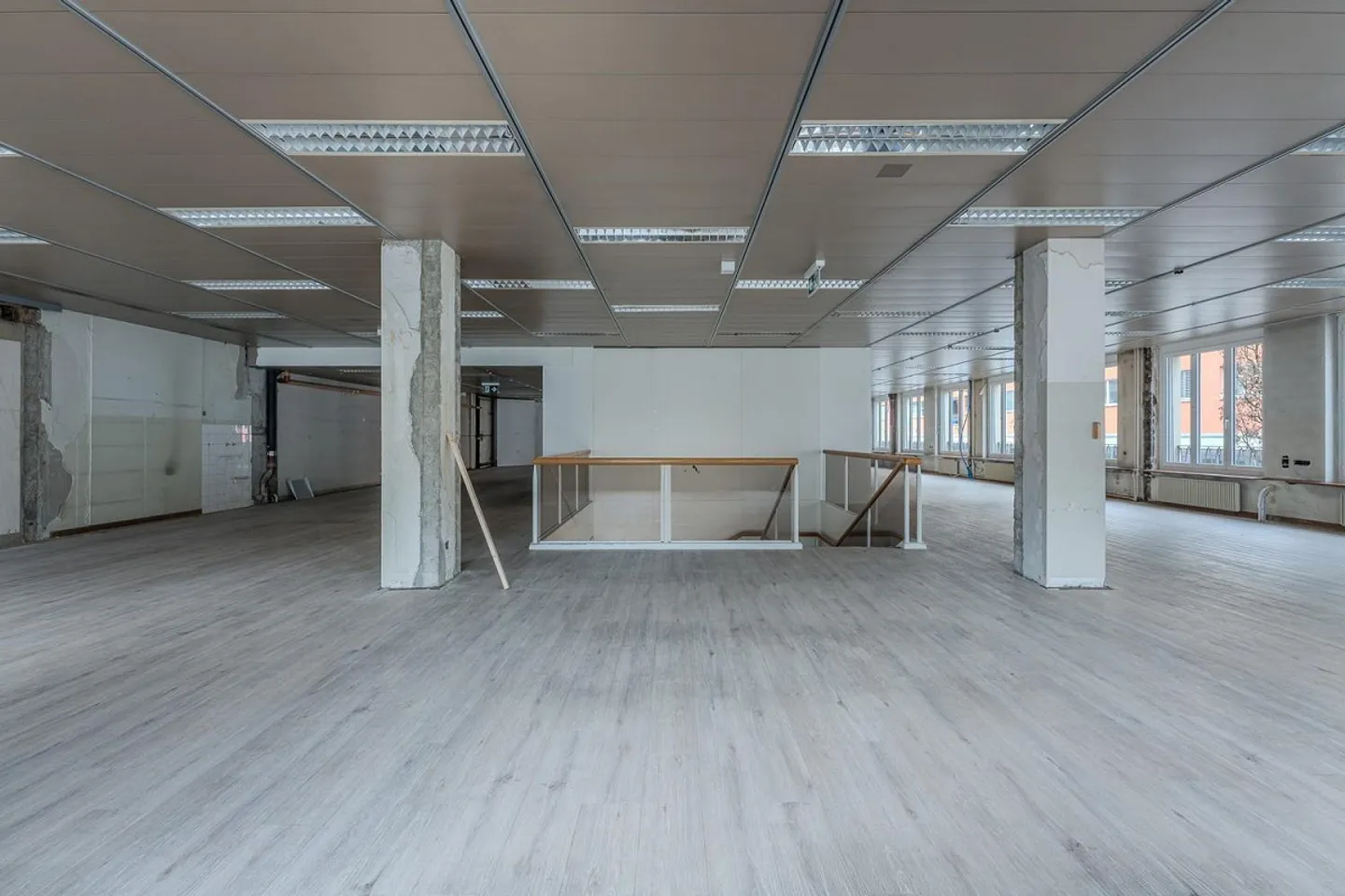 Votre nouvel espace commercial au milieu de la rue du marché - Photo 8 sur 13