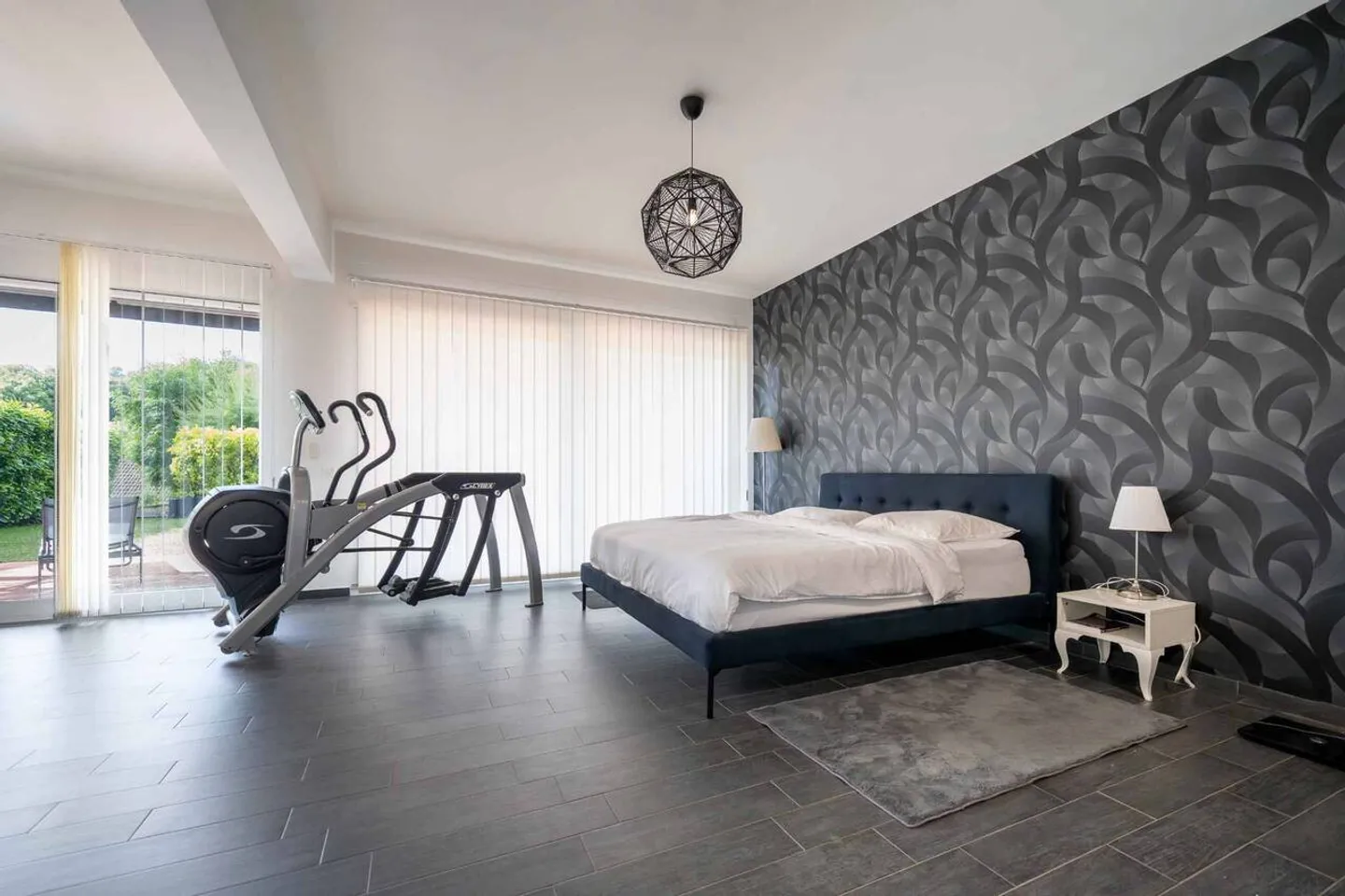 Villa moderna di 5,5 stanze con 2 balconi, 2 terrazze e giardino - Foto 5 di 13