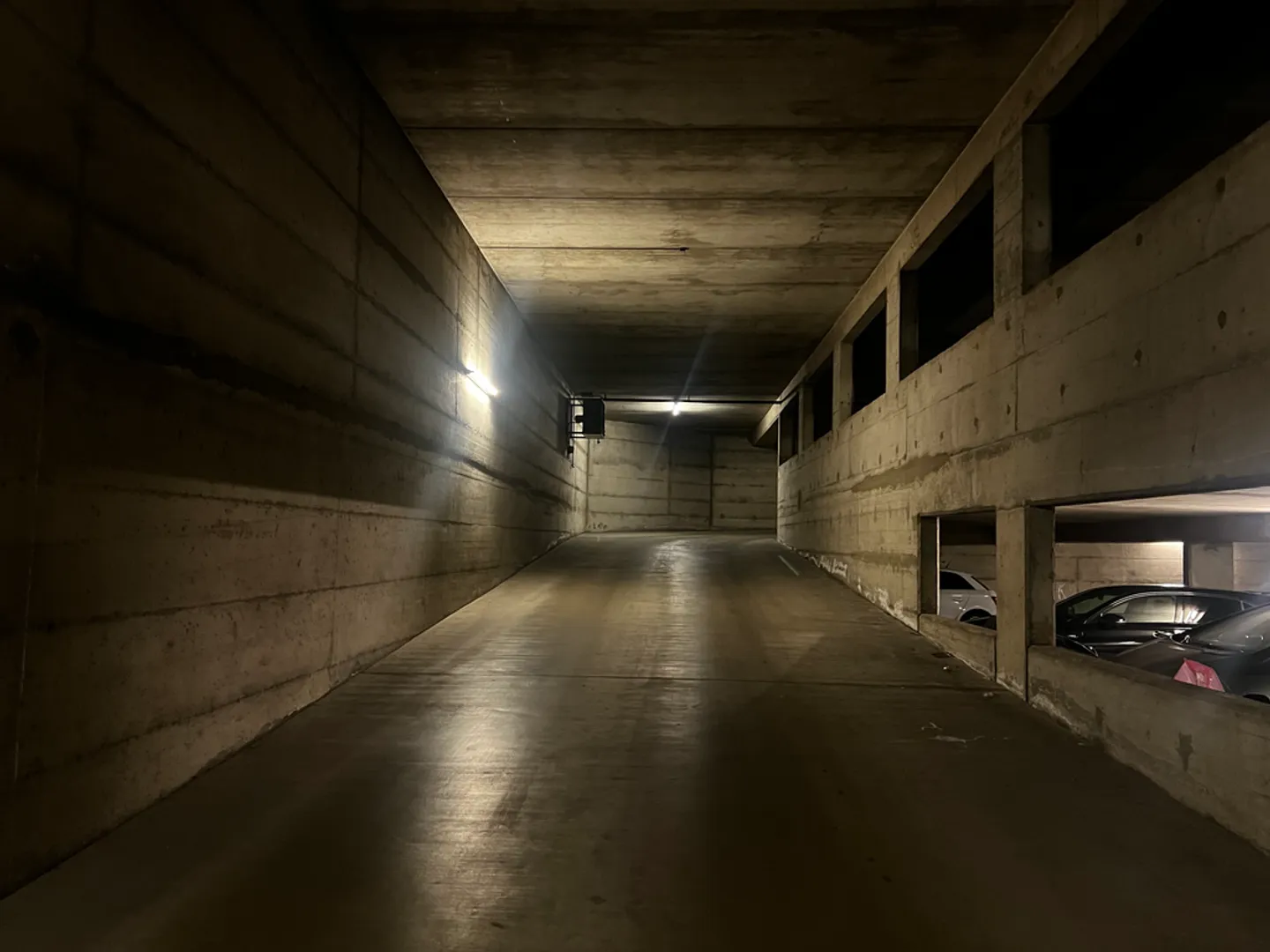 Place de parking couverte à louer à Lausanne - Photo 2 sur 2