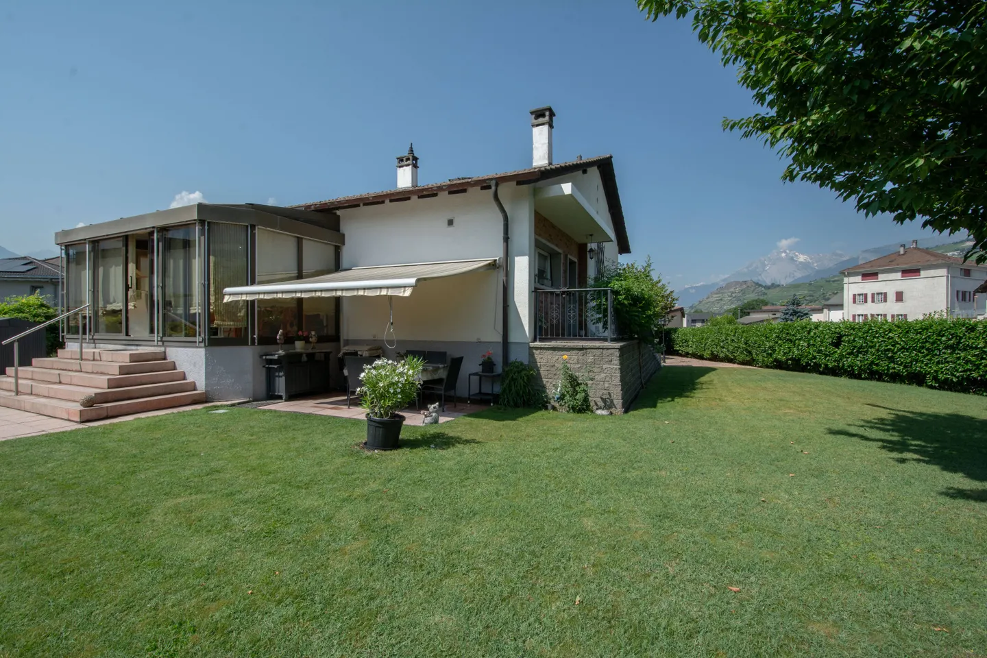 Villa for sale - Photo 1 of 9