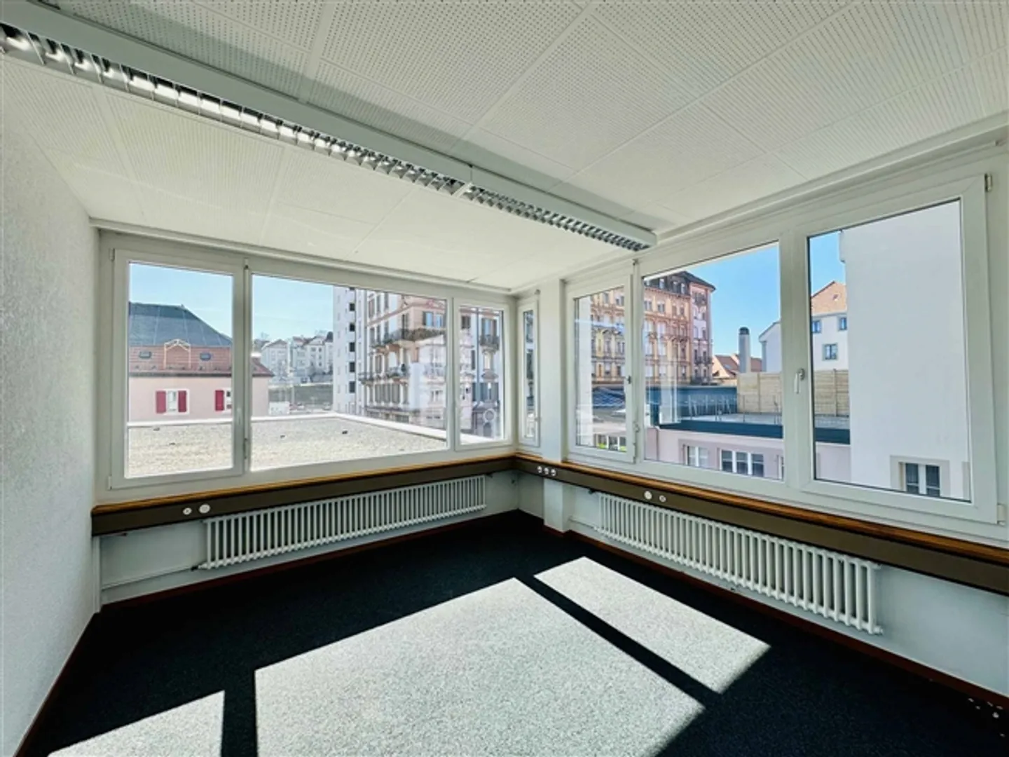 Uffici, locali di 159 m² in affitto a La Chaux-de-Fonds - Foto 2 di 3