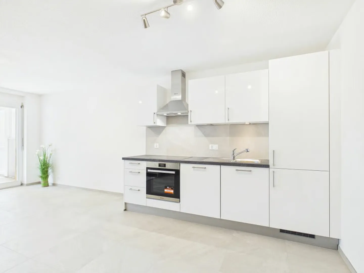 Appartamento spazioso e tranquillo con balcone ad Alle - Foto 16 di 19