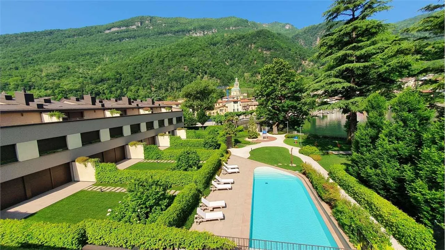 RIVA SAN VITALE: LUSSUOSO APPARTAMENTO 3.5 STANZE AL LAGO - Foto 8 di 10