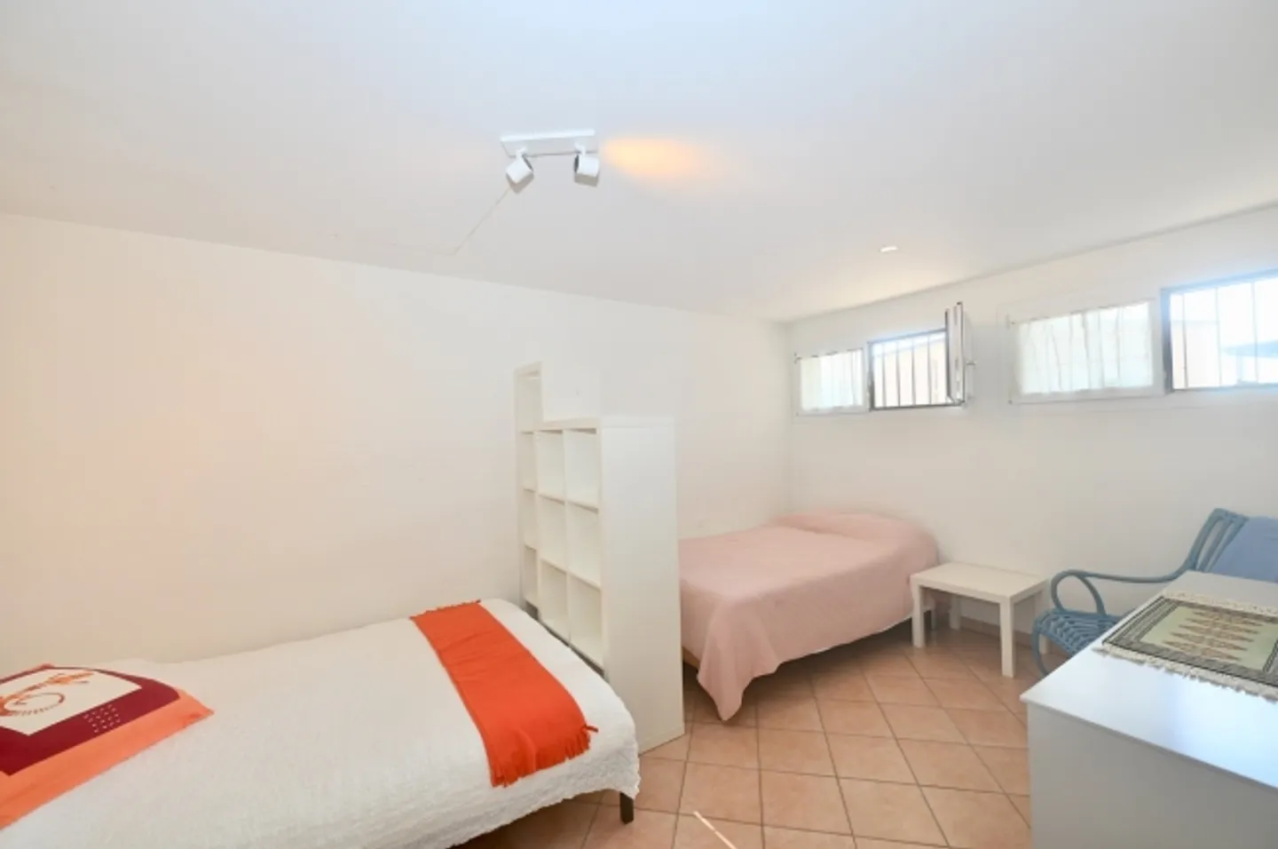 Villa moderna con giardino e vigneto terrazzato - Foto 16 di 17