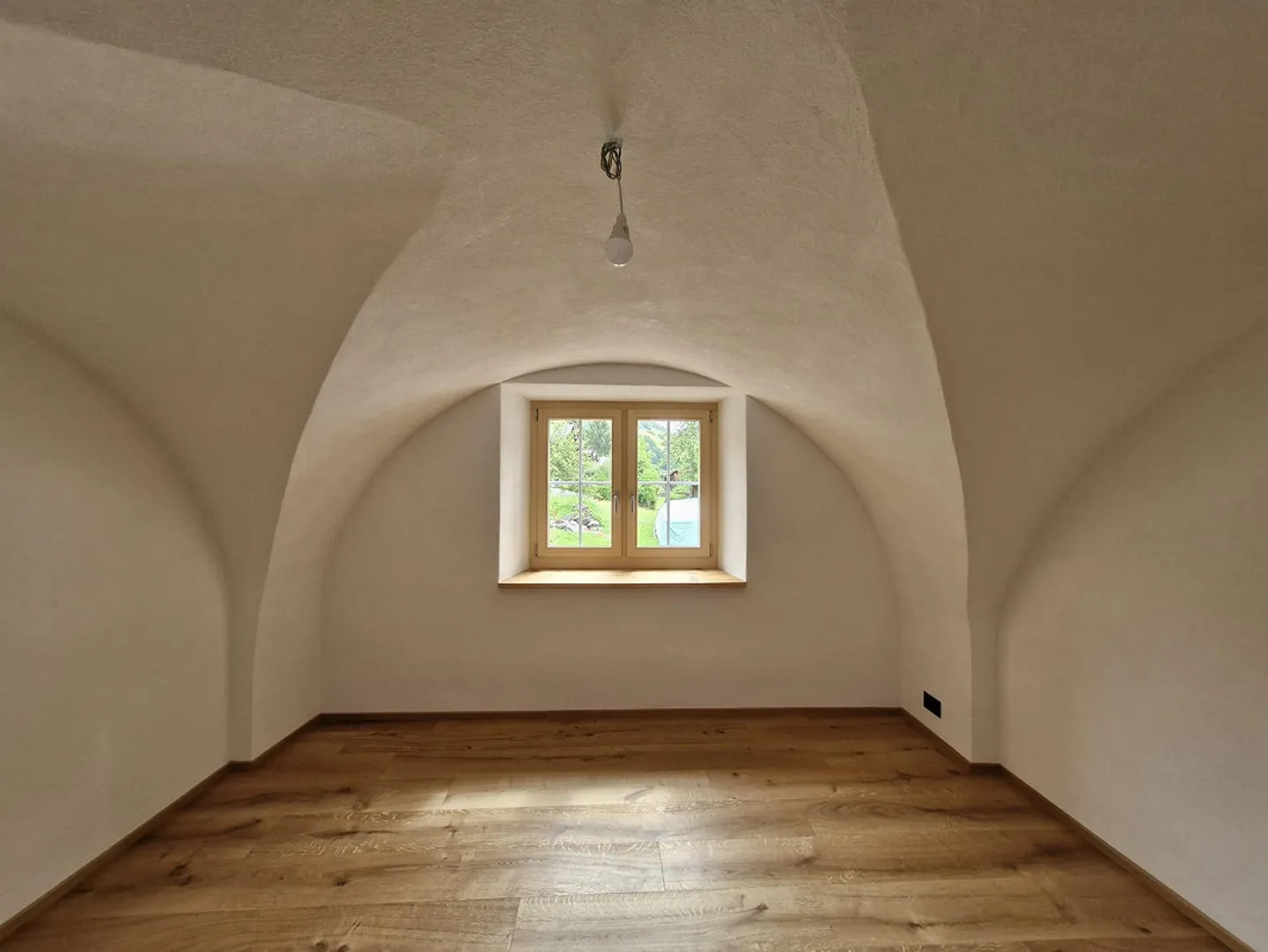 Beautiful, large 5.5 room apartment with garden in the best location - Photo 8 of 12