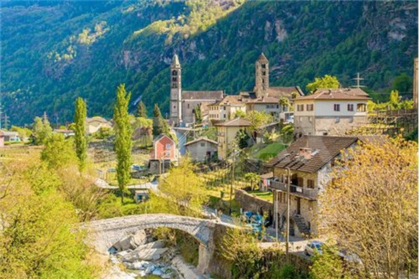 Building with very interesting income for sale in Giornico - Photo 4 of 8