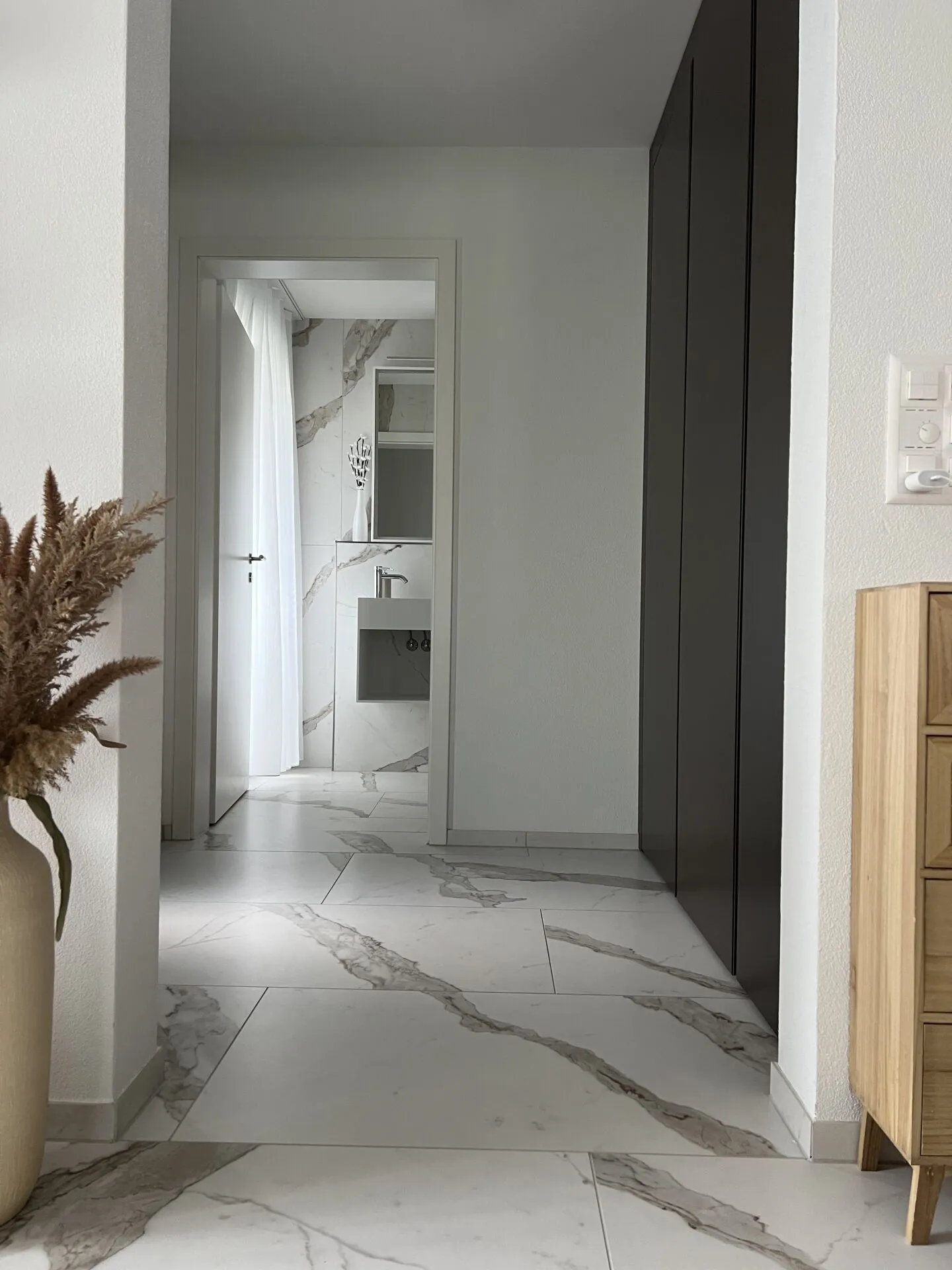 Exclusive designer apartment with dream terrace & garden - new building in Biberist - Photo 2 of 8