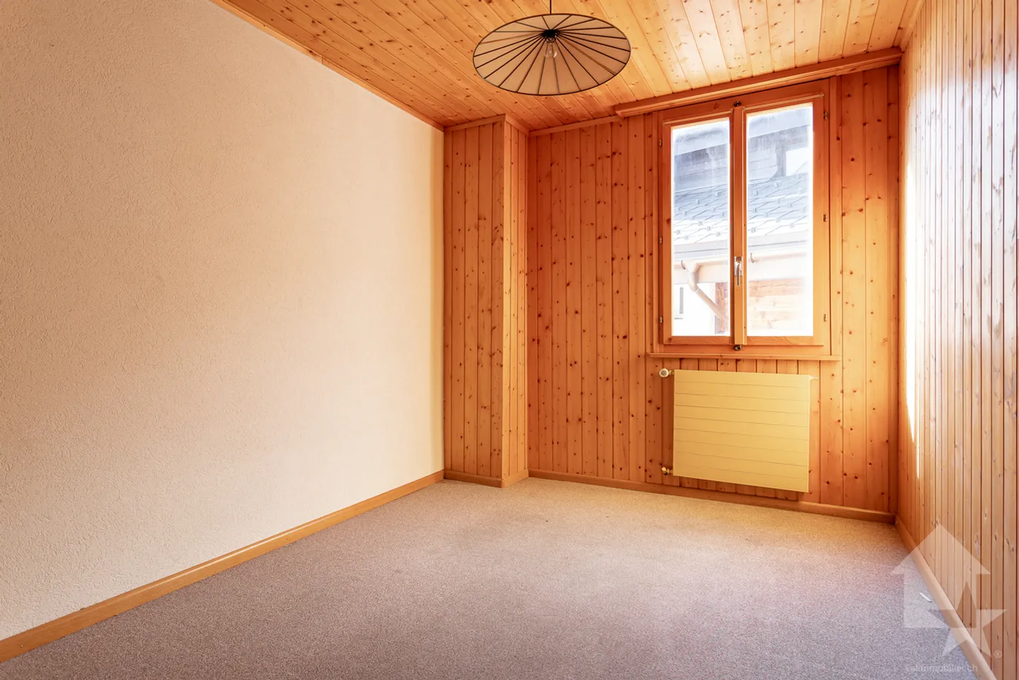 Single-storey house for renovation, 10 rooms + commercial spaces, 400 m2 - Photo 16 of 24