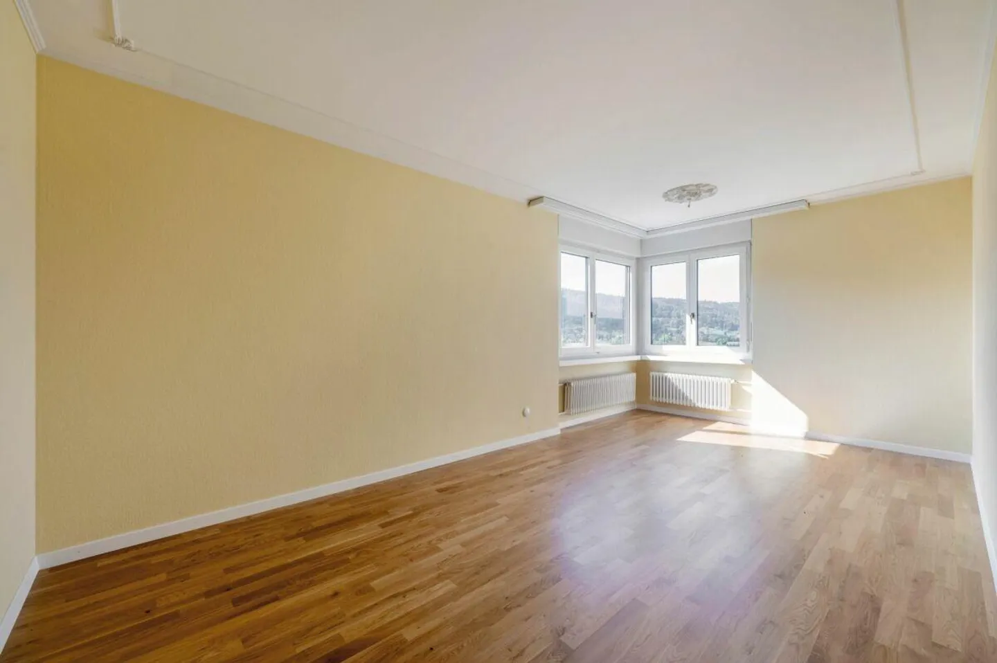 Quietly located 3.5-room apartment on the top floor with Limmat view - Photo 8 of 11