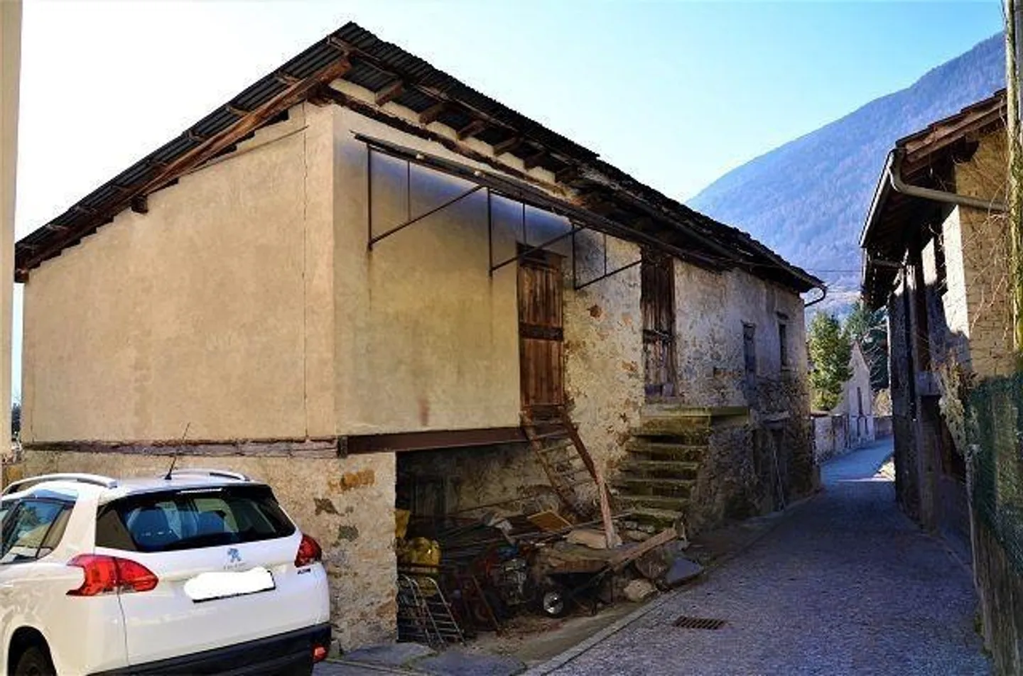 Renovierungsmöglichkeit in Malvaglia - Foto 2 von 25