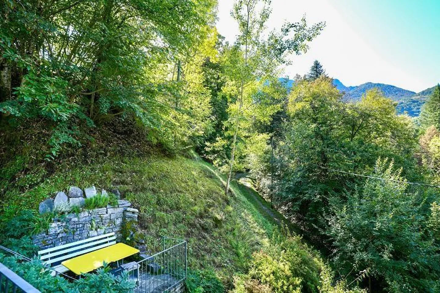 Maison de 5 1/2 pièces avec belle extension dans un emplacement pittoresque - Photo 16 sur 25