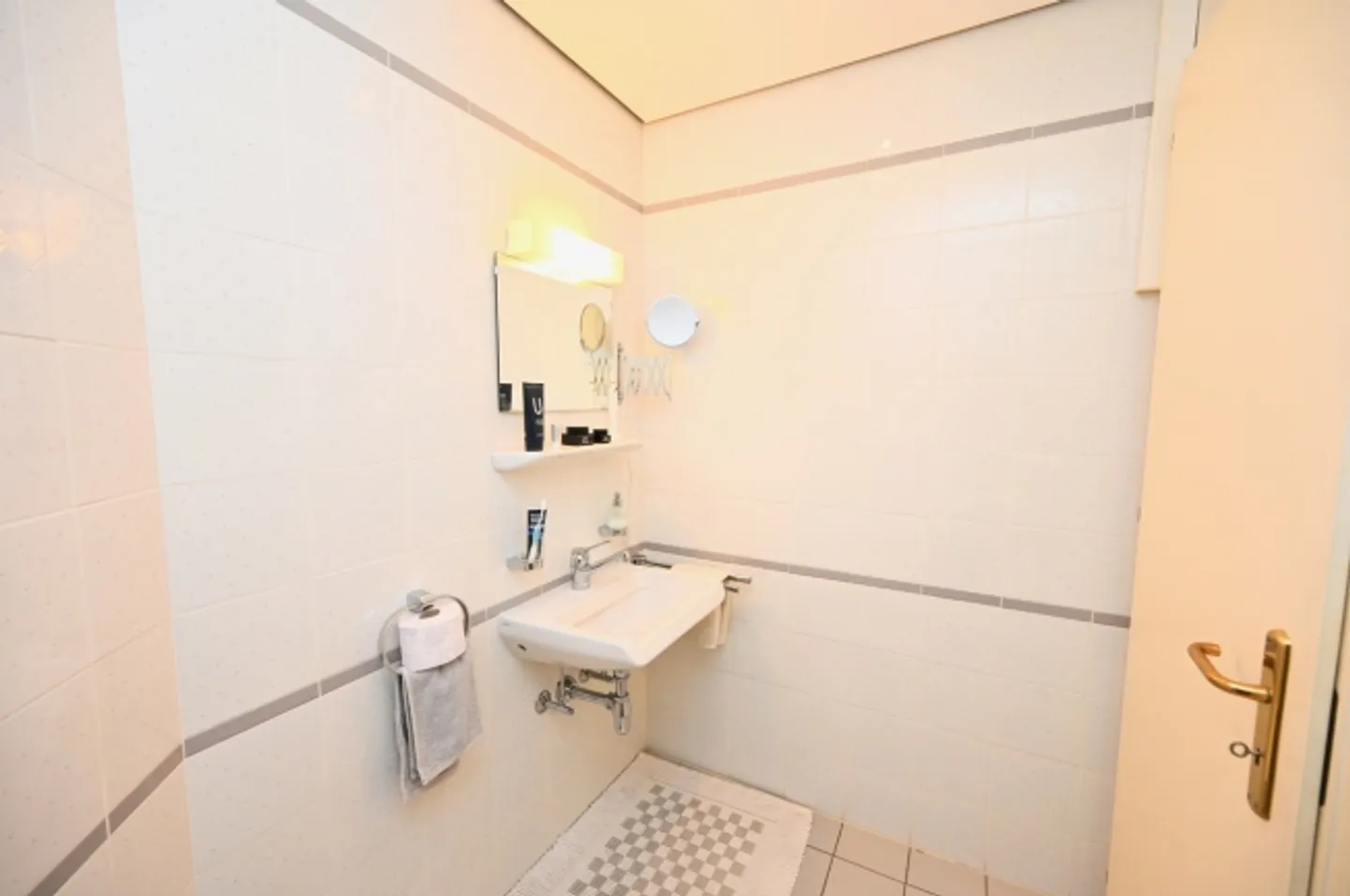 Appartement lumineux de 3,5 pièces avec balcon et vue dégagée à Viganello - Photo 8 sur 12