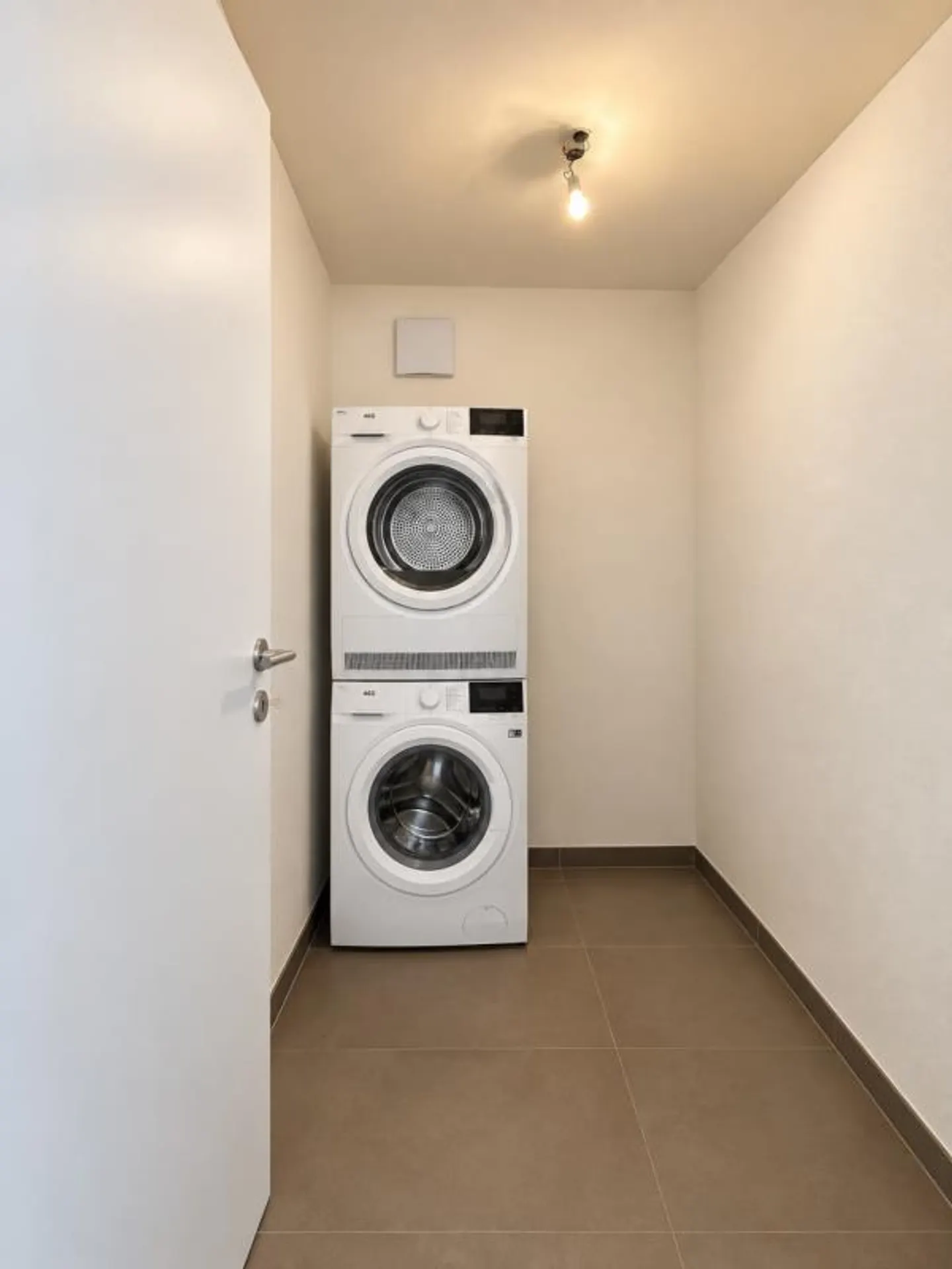 Nearly new 3.5-room apartment in the heart of Mels - Photo 7 of 8