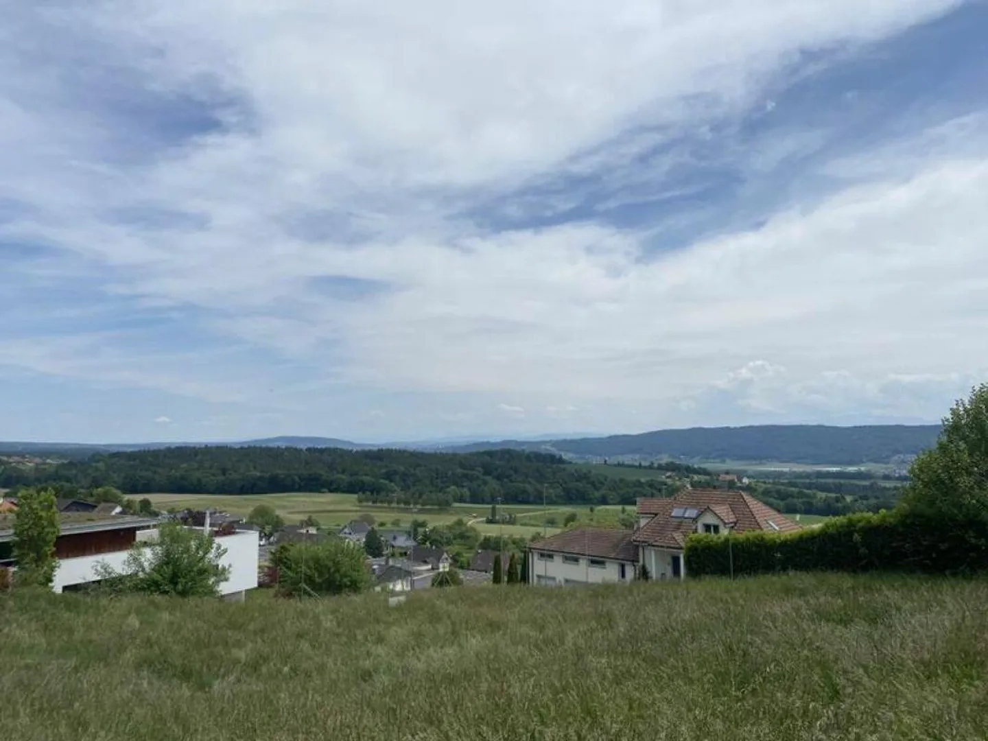 Parcela esclusiva con vista lontana in una posizione collinare ben soleggiata - Foto 3 di 11