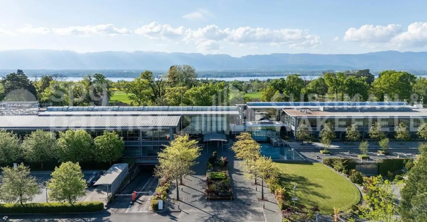 Furnished offices of 2,930 m² for rent near Geneva - Onyx Business Park - Photo 1 of 13