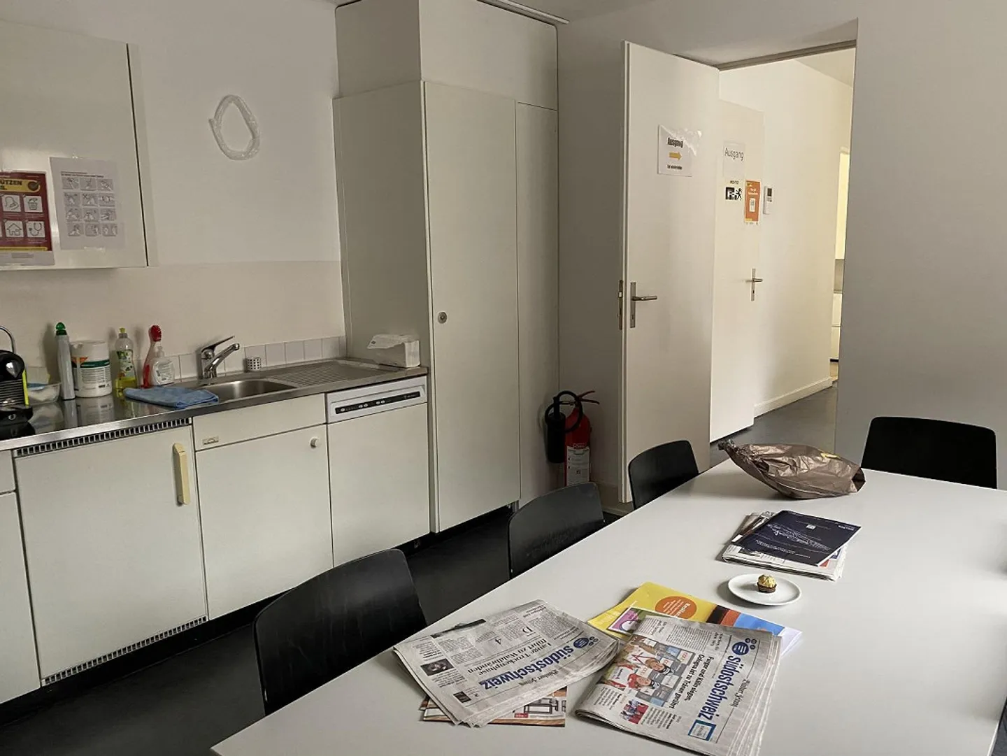 Edificio per uso temporaneo - situato in posizione centrale, utilizzo flessibile - Foto 4 di 5
