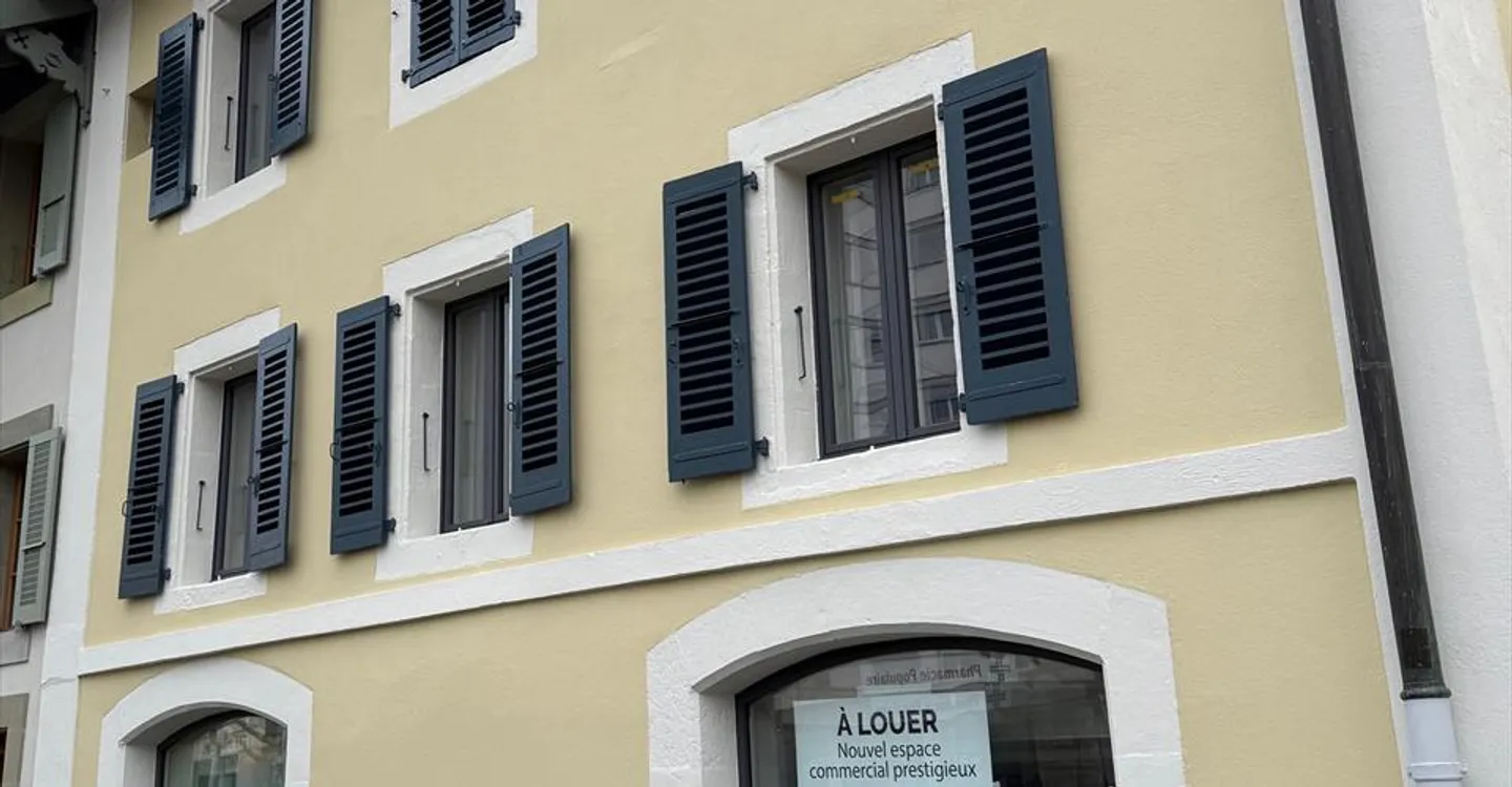 Edificio ad uso misto in affitto - Foto 2 di 2