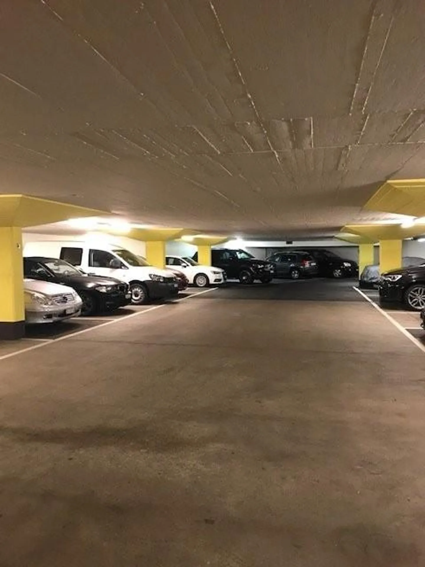 Place de parking à louer - Photo 2 sur 2