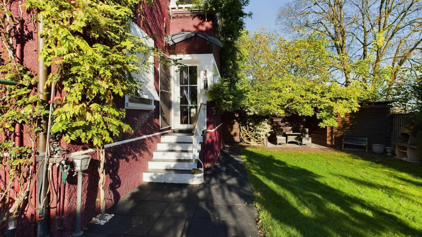 Einzigartiges Einfamilienhaus mit privatem Rückzugsort - Photo 8 of 30