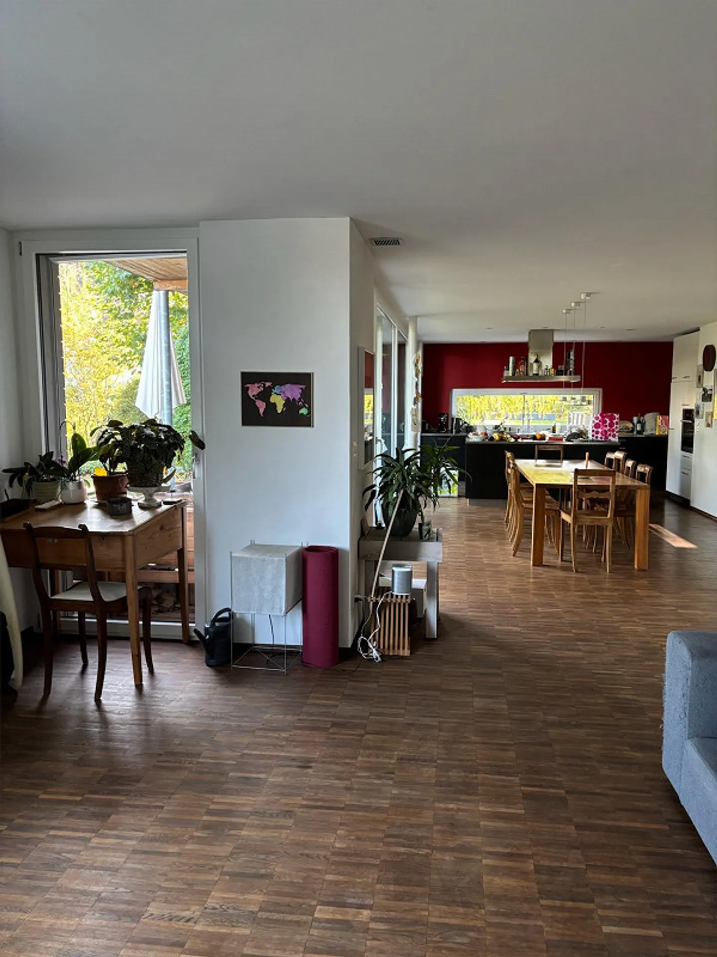 Grosses Einfamilienhaus mit Garten und Garage am Rande der Rebberge - Foto 6 von 14