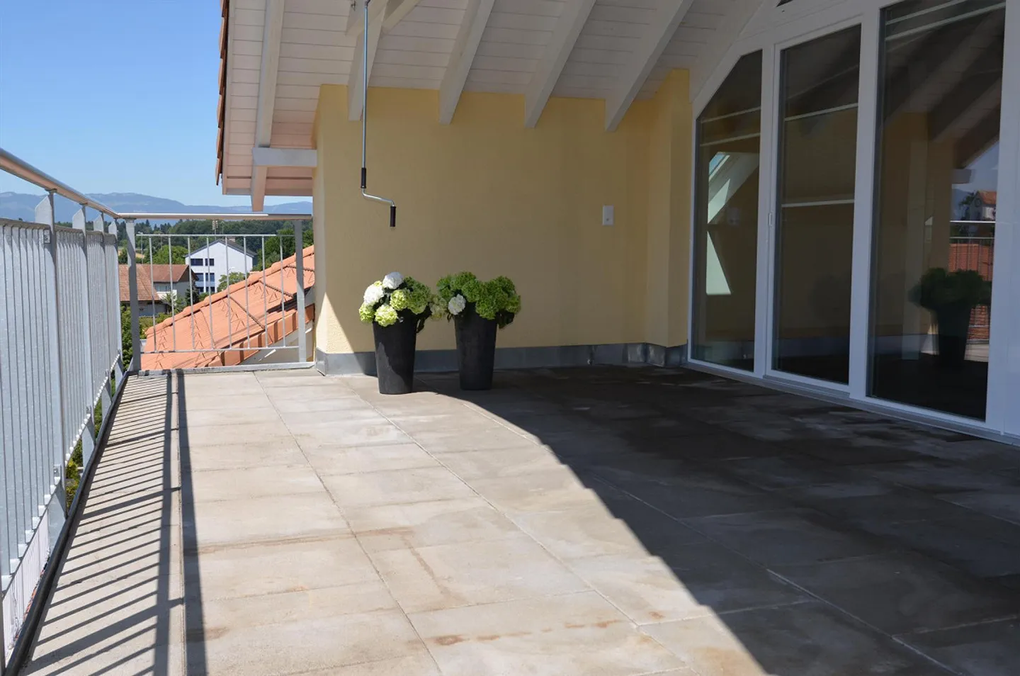 Charmante Attikawohnung mit Terrasse - Foto 2 von 27