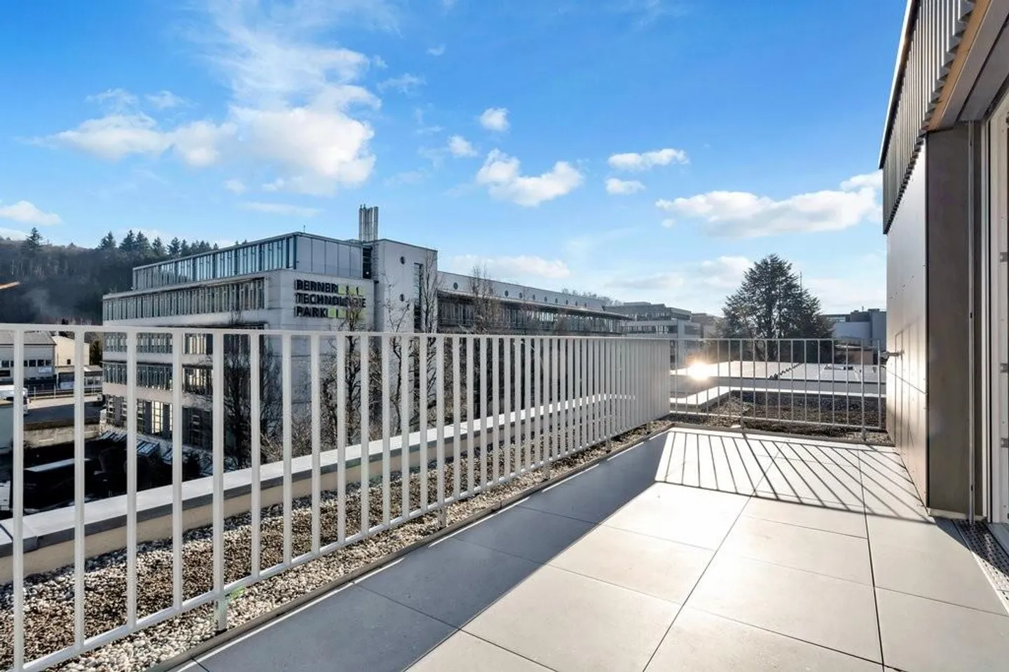 Appartement penthouse exclusif de 2,5 pièces avec loggia et terrasse - Photo 6 sur 6