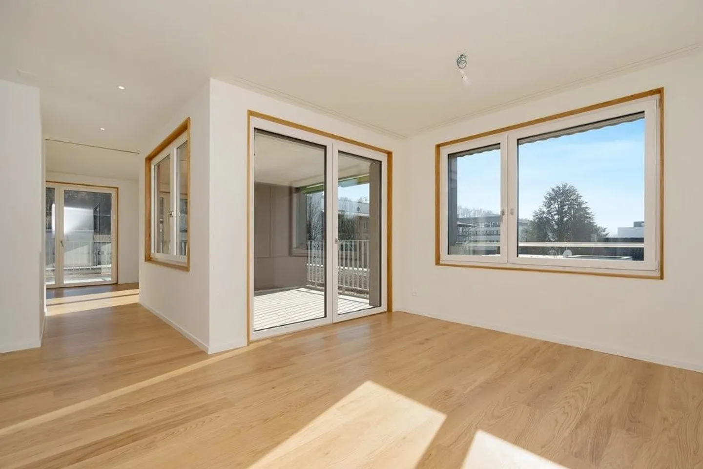 Appartement penthouse exclusif de 2,5 pièces avec loggia et terrasse - Photo 4 sur 6