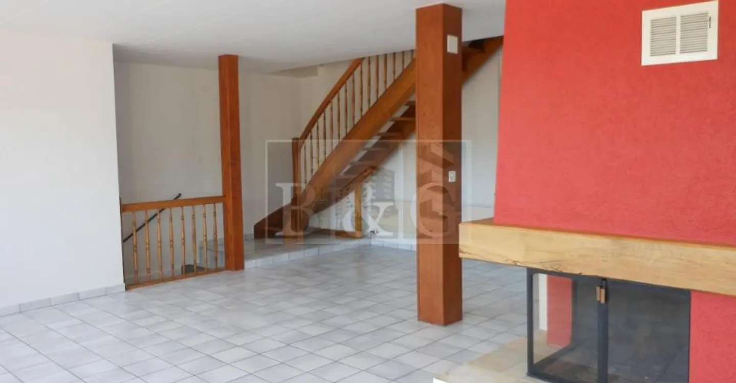Apartment - Photo 2 of 13