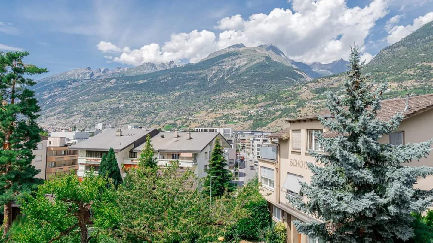 Sehr zentral gelegenes Zweifamilienhaus in Visp - Foto 2 von 12